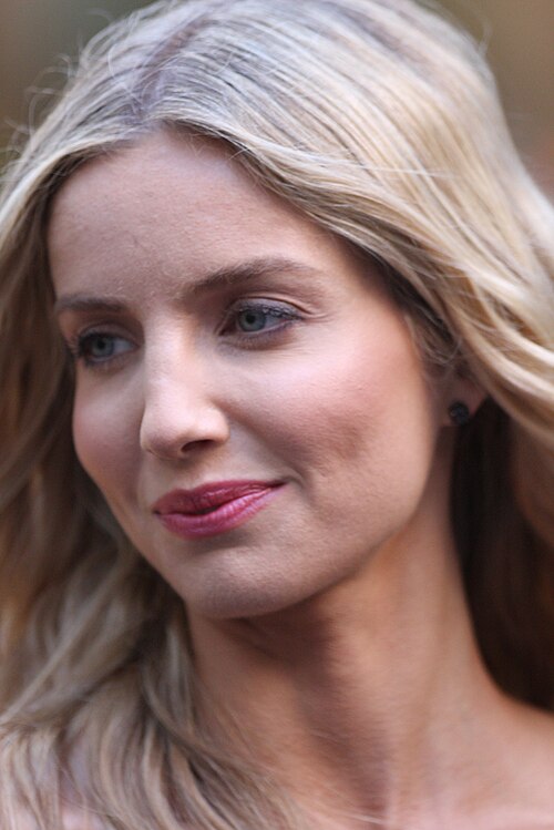 Annabelle Wallis Instagram